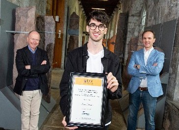 Student wins UCC Entrepreneurship Award, Sponsored by CorkBIC, for Carbon Footprint Tracking App